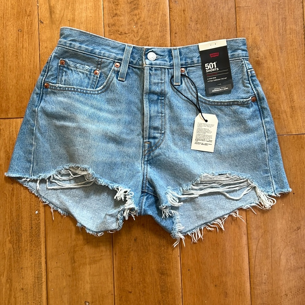 NWT Levis 501 high rise shorts
